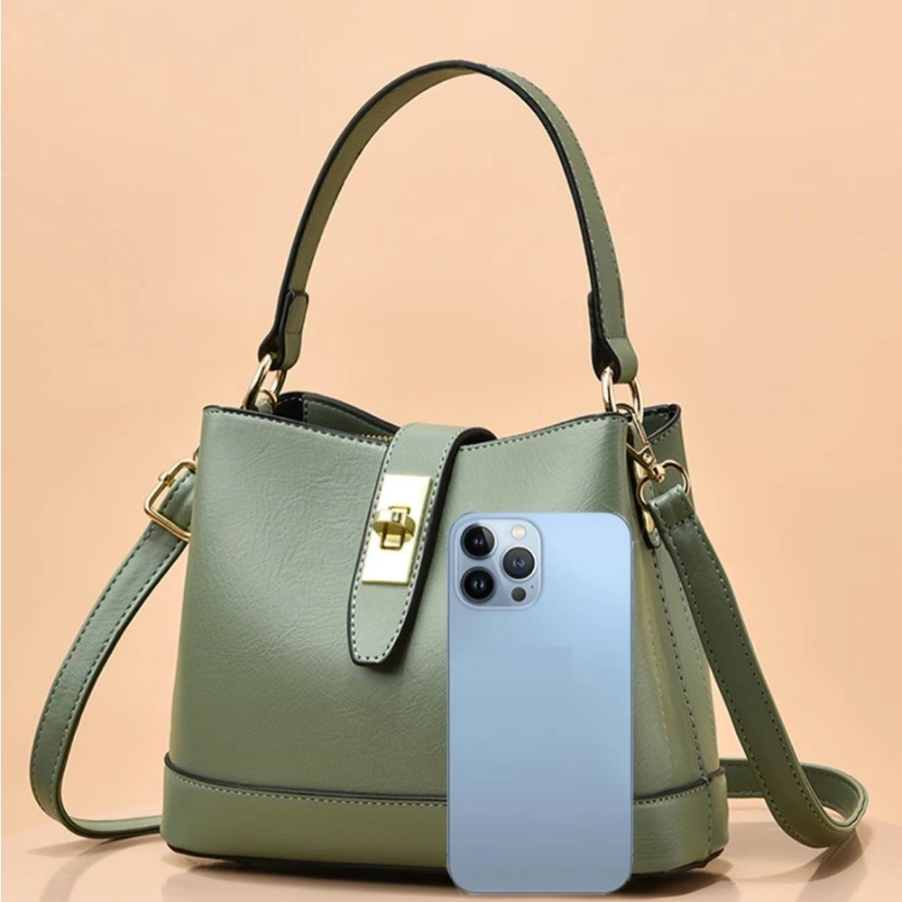 Elegant Green Handbag